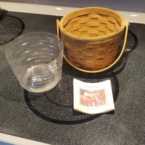 Longaberger small fruit basket - Picture 5 of 5